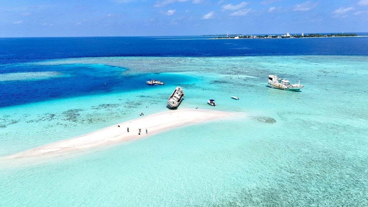 Mahibadhoo Island hero 1