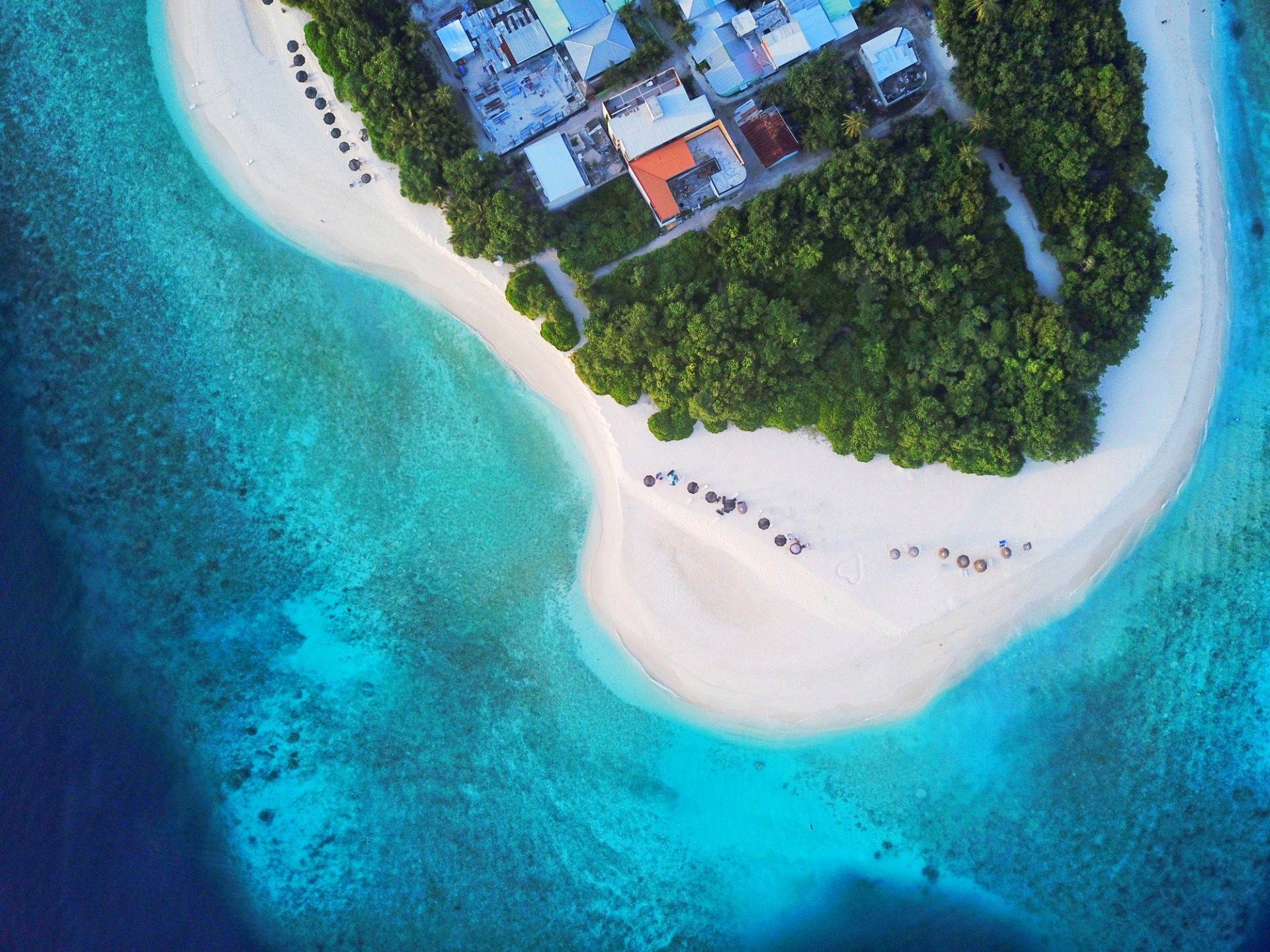 Ukulhas Island hero 1