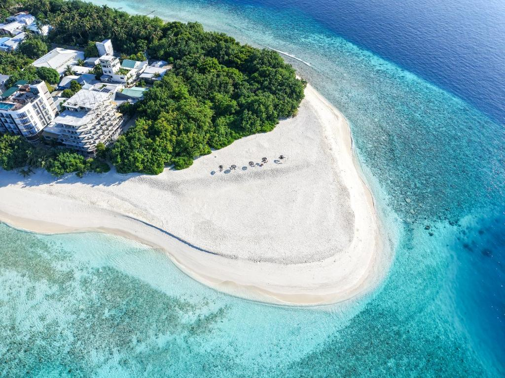 Eco-Tours in Ukulhas Island